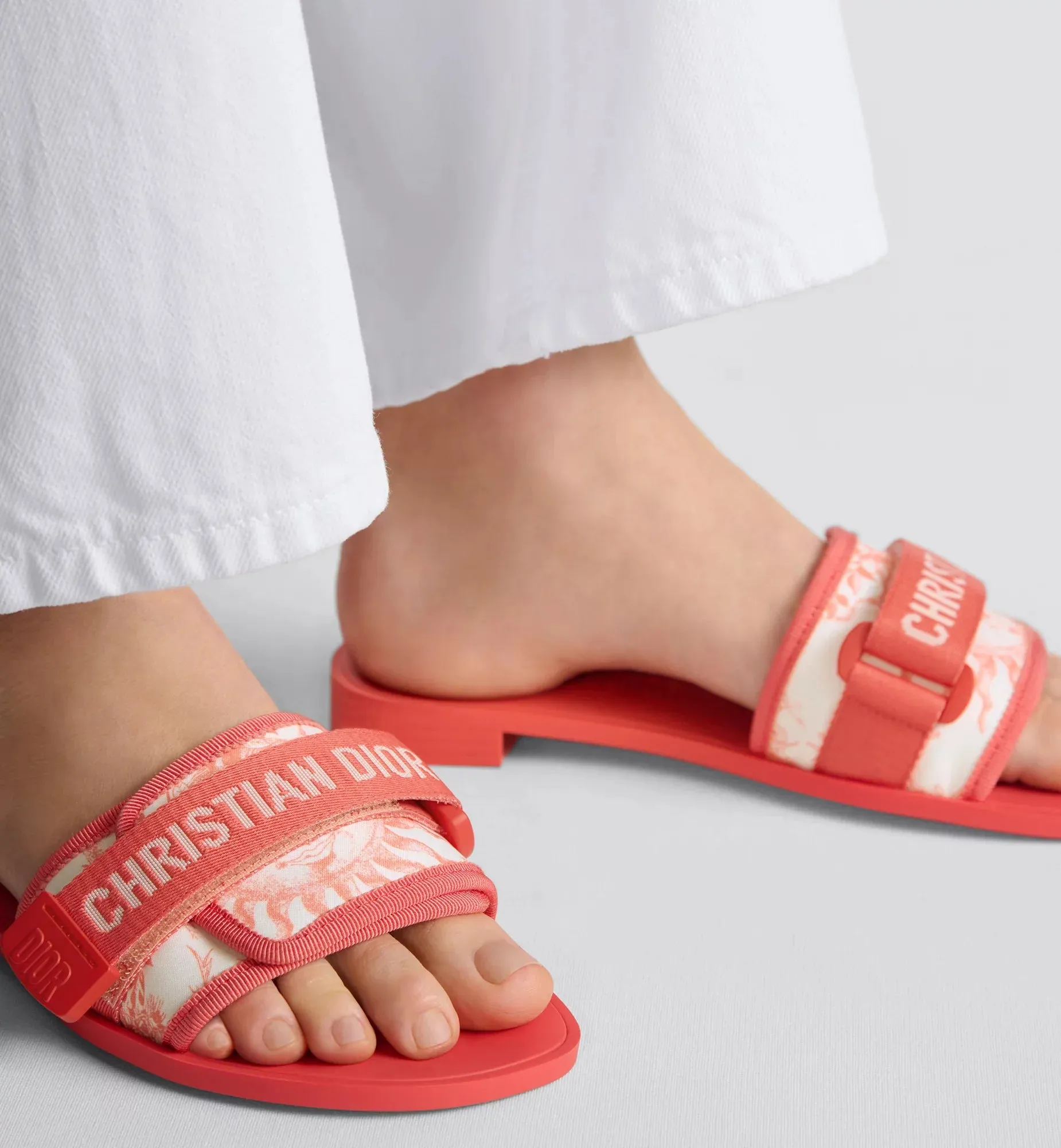Evolution Stylish Ease Slides