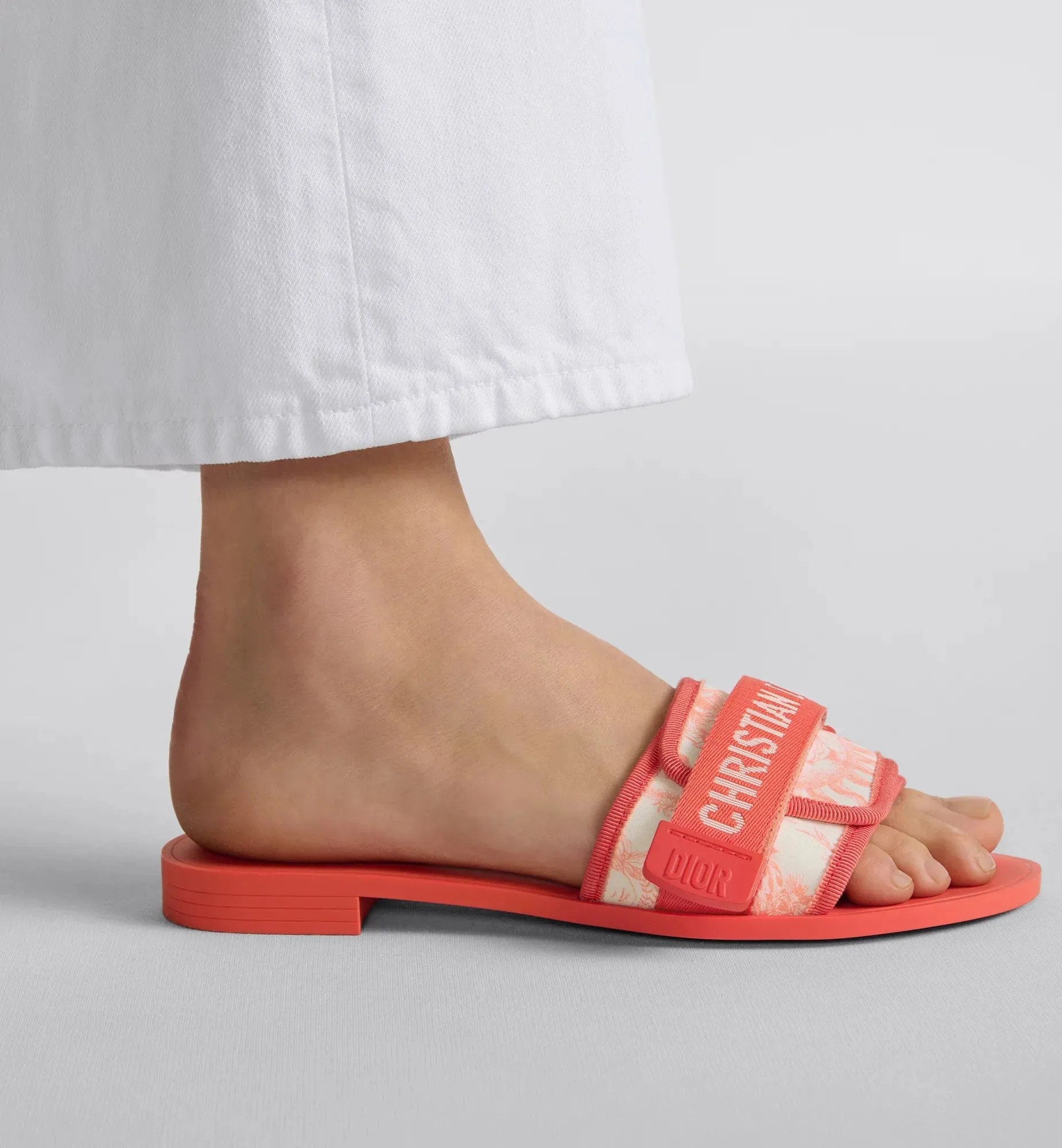 Evolution Stylish Ease Slides