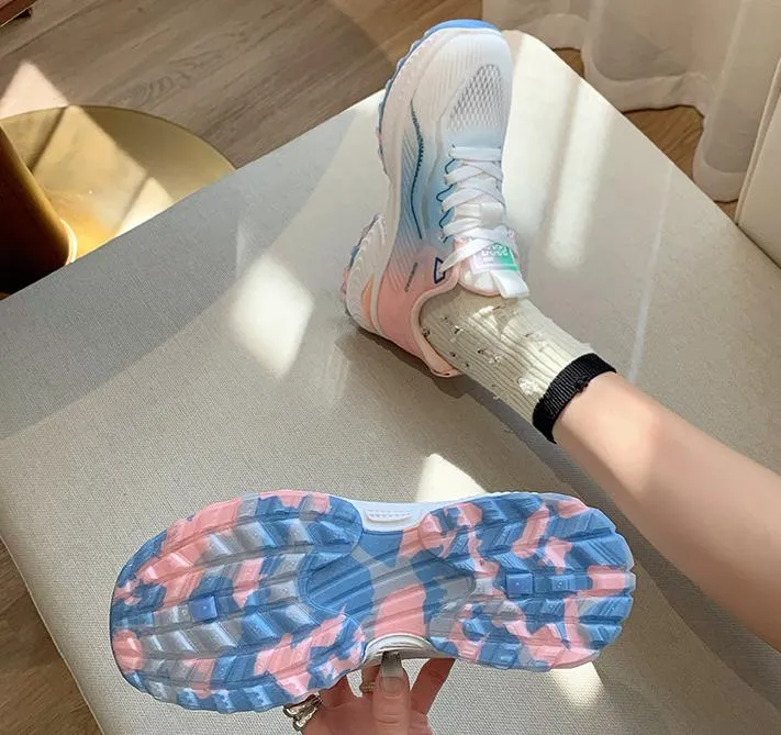 Fly Weaving Comfortable Light Sneakers