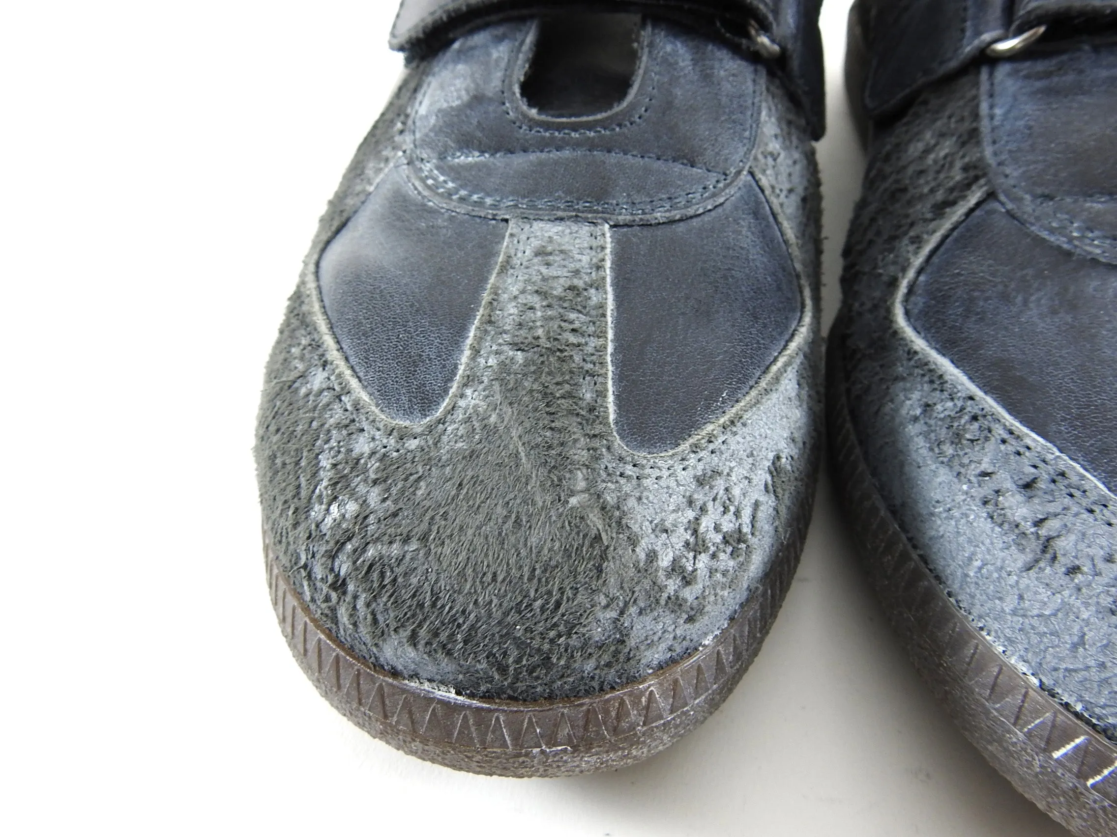 Maison Margiela Dark Grey High Top Vel cro Gat Sneakers - 42