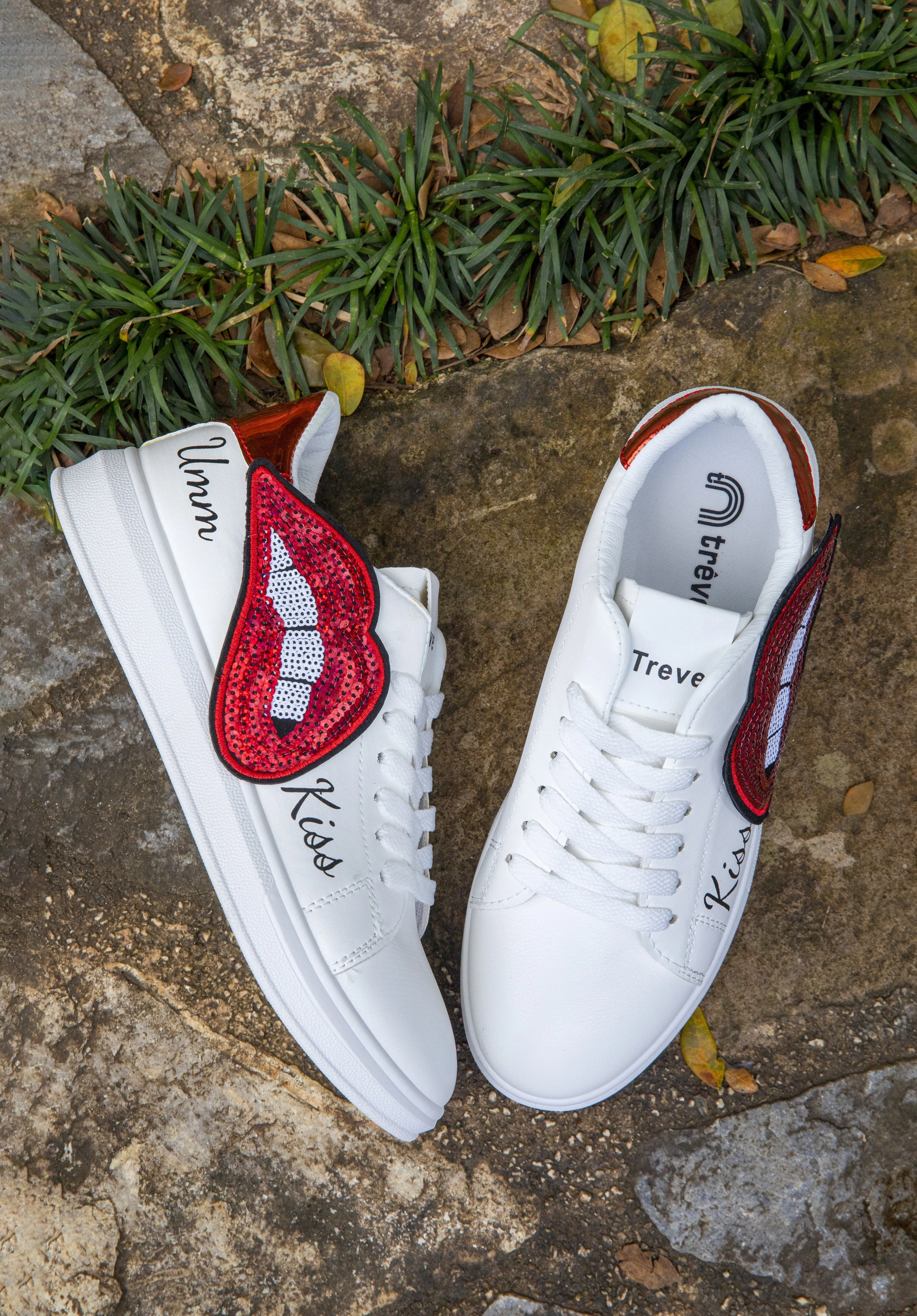 TREVE ARYANA SNEAKERS