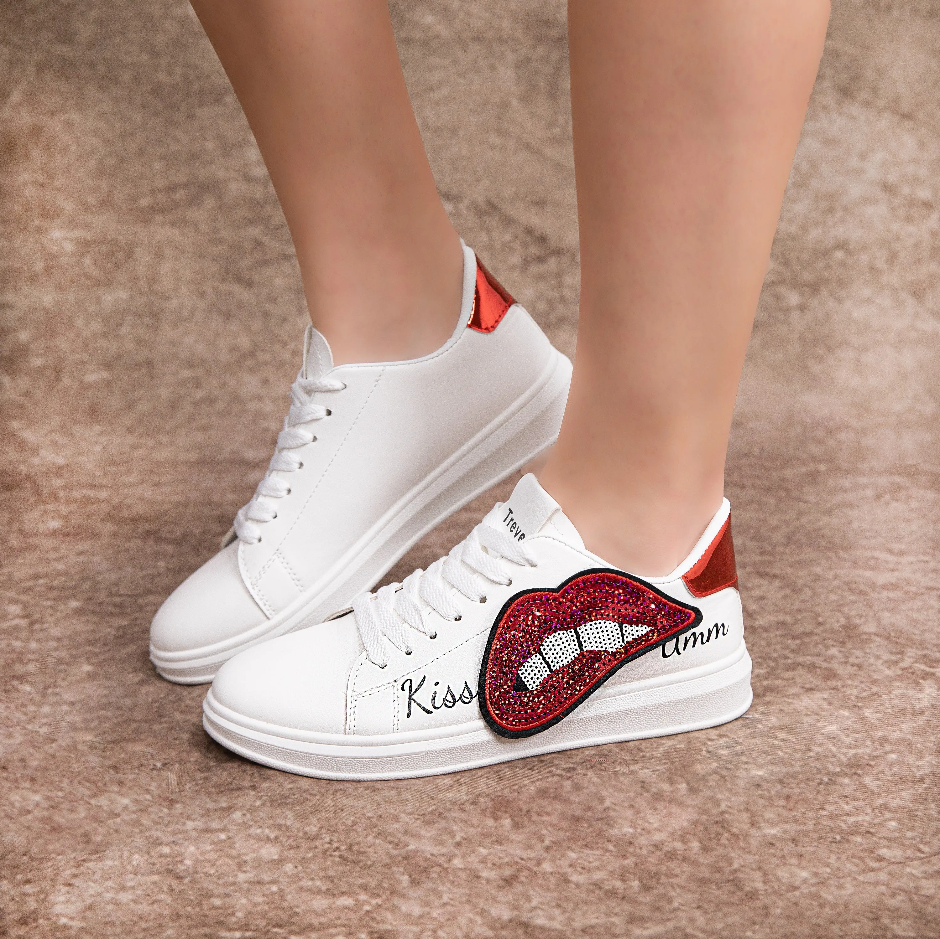TREVE ARYANA SNEAKERS