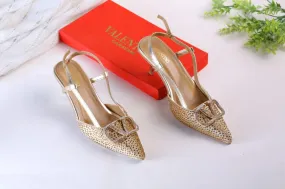 VLOGO SIGNATURE PUMPS - GOLDEN