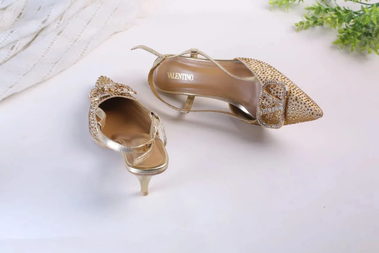 VLOGO SIGNATURE PUMPS - GOLDEN