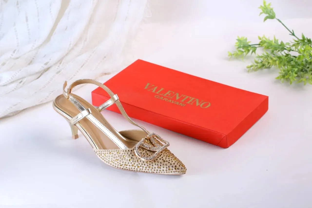 VLOGO SIGNATURE PUMPS - GOLDEN