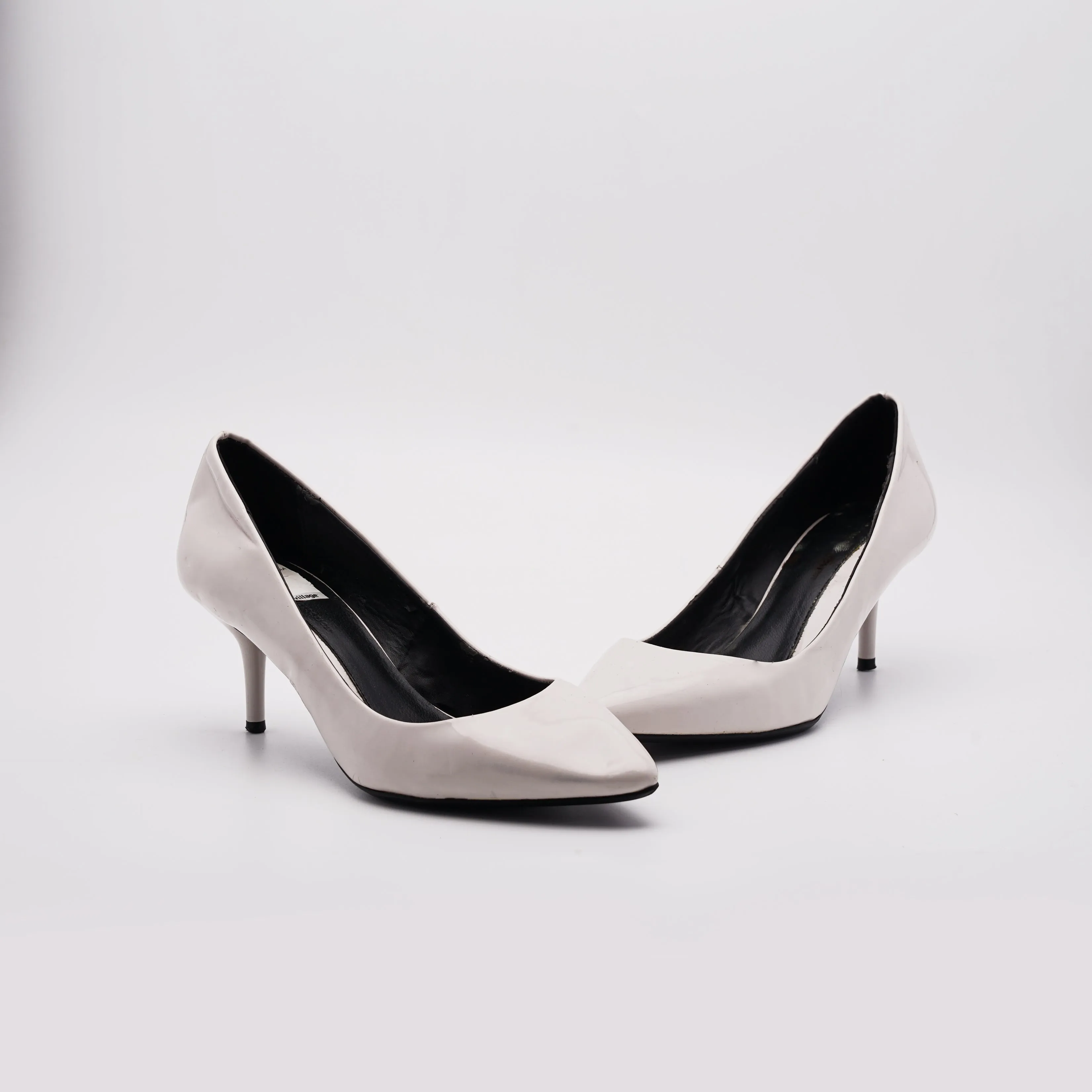 ZARA Pointed Toe Kitten Heel