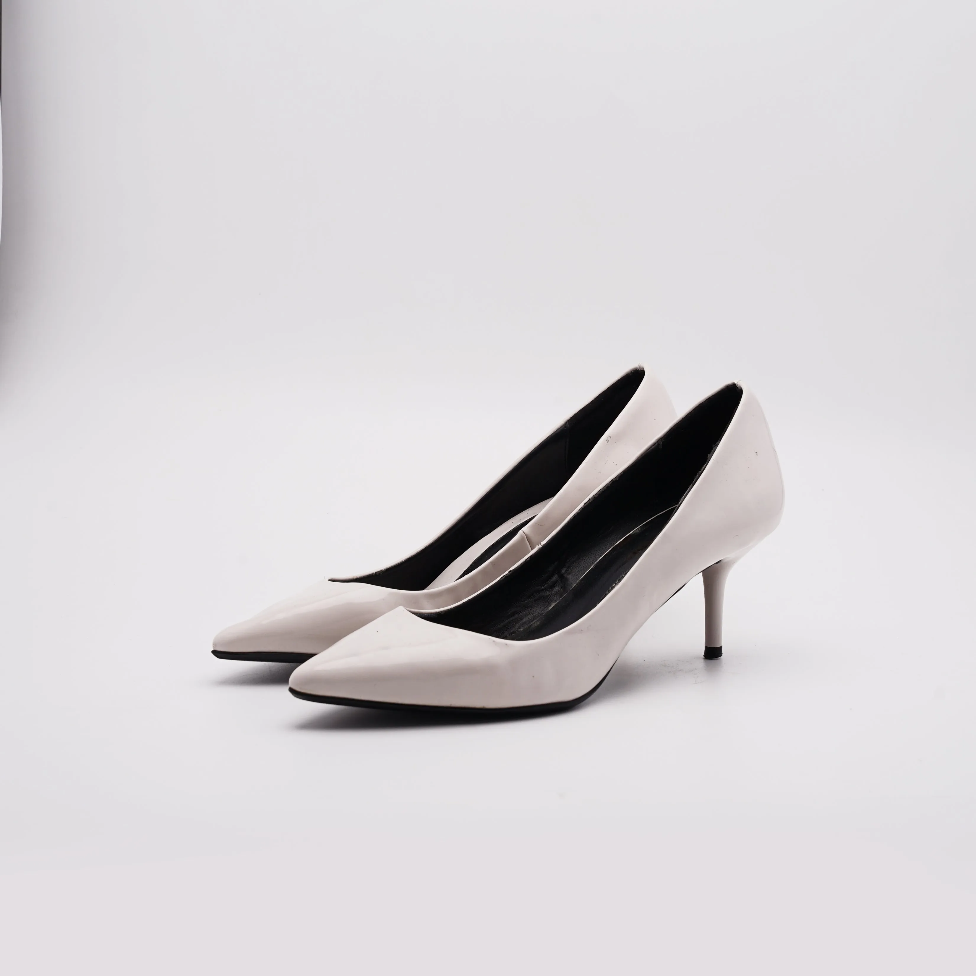 ZARA Pointed Toe Kitten Heel
